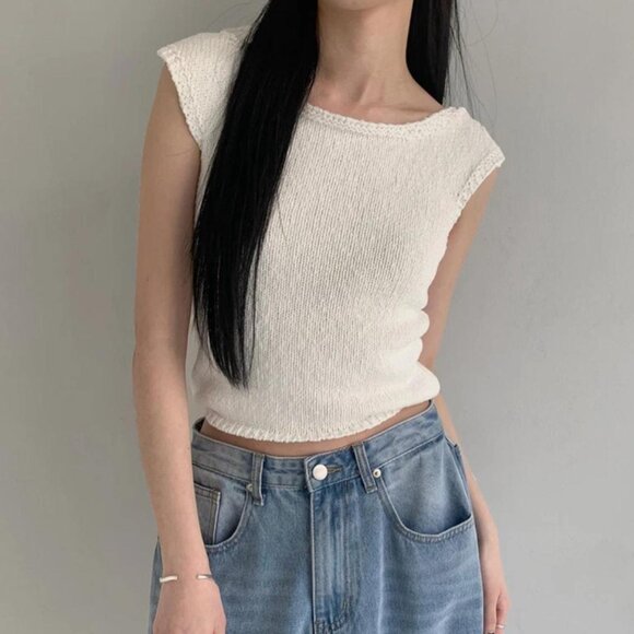 Beige Knitted Crop Top With Back tie - Picture 3 of 7